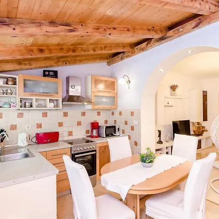 Apartment Camelia Luxury