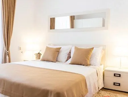 Camelia Luxury *