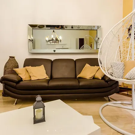 Camelia Luxury