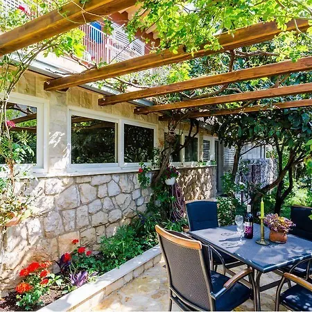 Camelia Luxury דירה