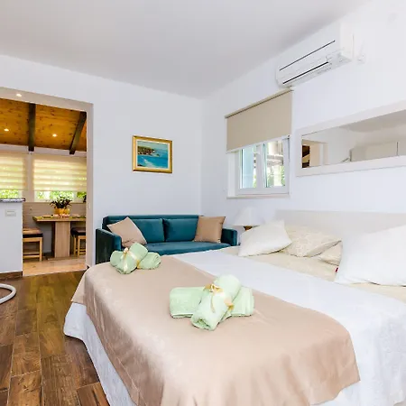 Camelia Luxury דירה