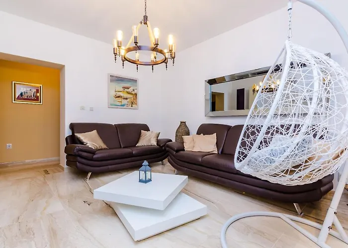 Camelia Luxury