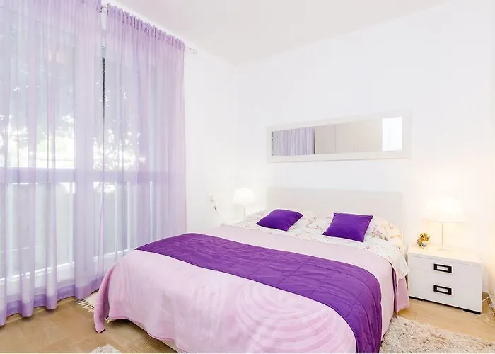 Camelia Luxury 아파트