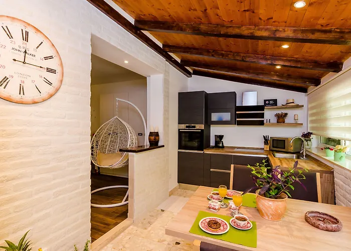 Camelia Luxury